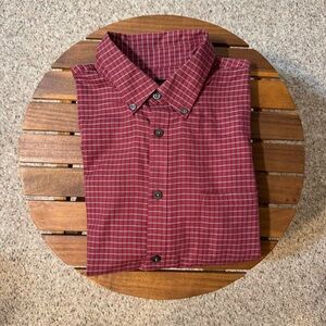Van Heusen Burgundy Plaid Button Down Shirt/ Size:M